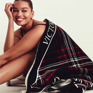 **NWOT Victoria's Secret Black and Red plaid plush Blanket